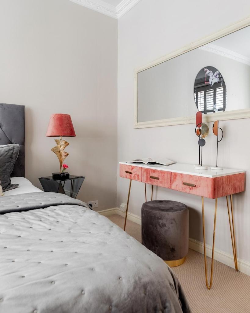 Revamped & Luxxe For Covent Garden Lovers! Adorable City Home For Families & Friends Londra Exterior foto